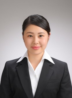 横内　彩花さん